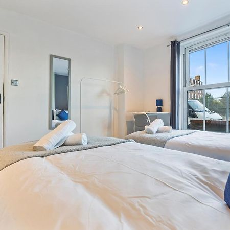 Villa Impeccable 4-Bed House In Brixton Londres Exterior foto